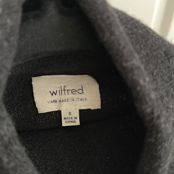 Aritzia 100% Wool Sweater- sized S, but is more of an extra small. - Picture 5 of 5